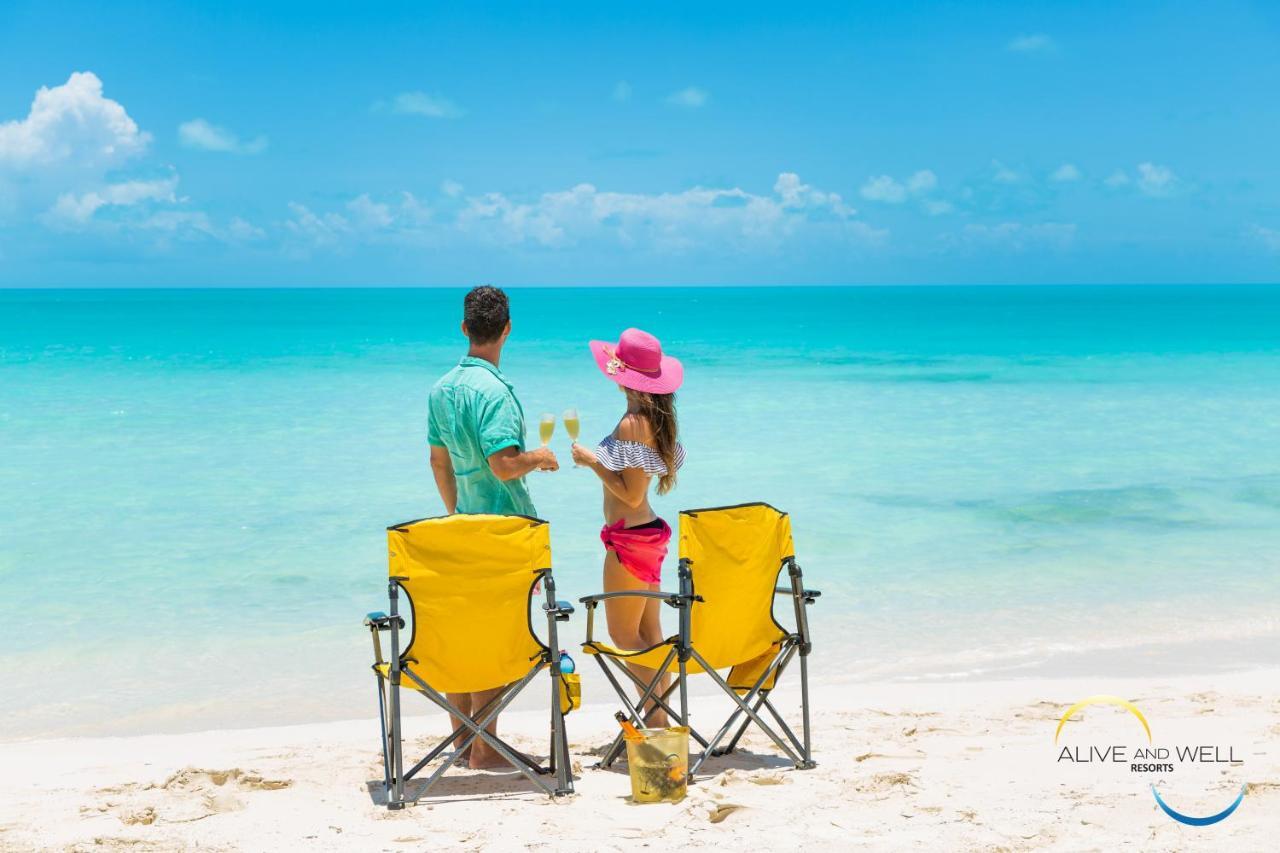 Turtle Cove One On Marlin Resort (Adults Only) מראה חיצוני תמונה
